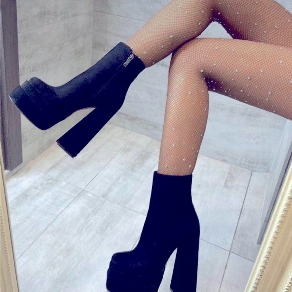 Beautiful boots !!🥰